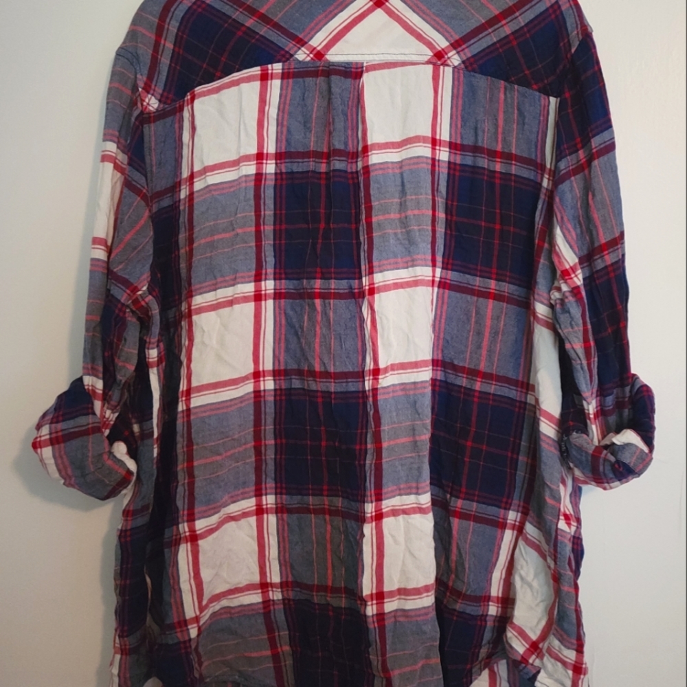 Plaid lightweight button down - Picture 2 of 5